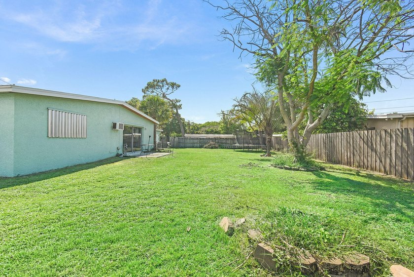 Charming and full of potential, this well-maintained 2-bedroom - photo 26