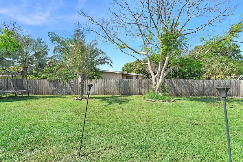 Charming and full of potential, this well-maintained 2-bedroom - photo 28