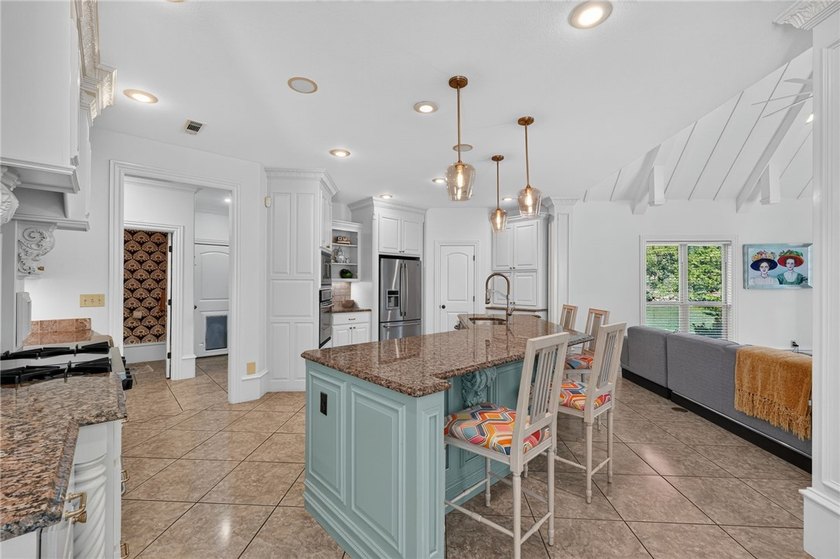 Discover exceptional luxury living in the prestigious Overton - photo 9