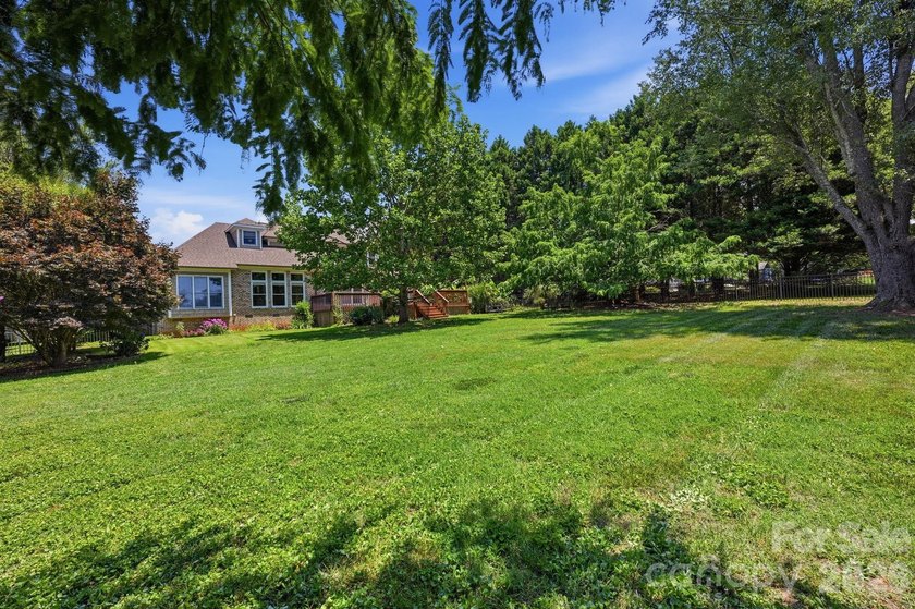 This meticulously maintained home on the 13th hole of Lake - photo 43