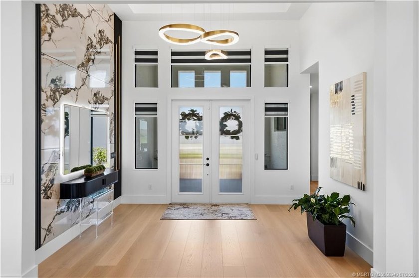 2025 built &amp; elevated in every detail, this Zara model at Astor - photo 8