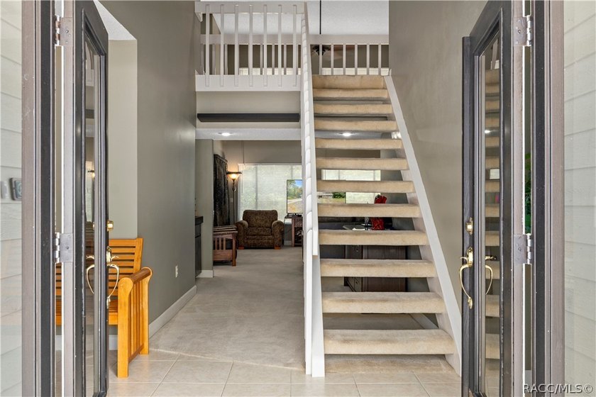Spacious pool home on an oversized 0.55-acre corner lot in - photo 5