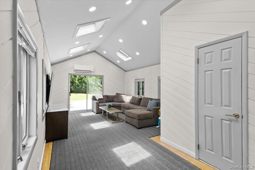 Welcome to one of the largest properties in this prime location - photo 12