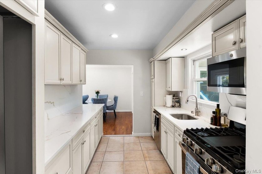 Welcome to one of the largest properties in this prime location - photo 16