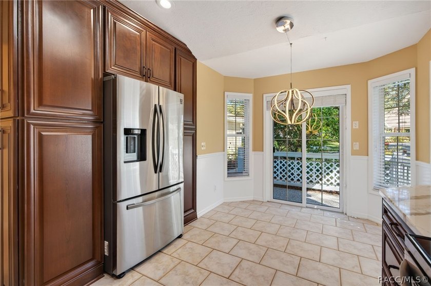 One or more photo(s) has been virtually staged. Welcome home to - photo 8