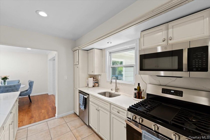 Welcome to one of the largest properties in this prime location - photo 19