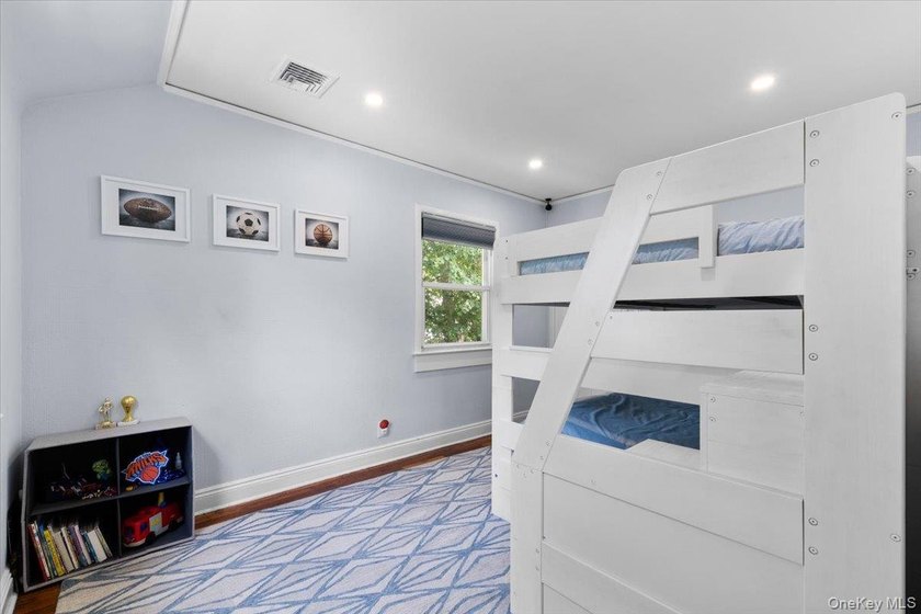 Welcome to one of the largest properties in this prime location - photo 27
