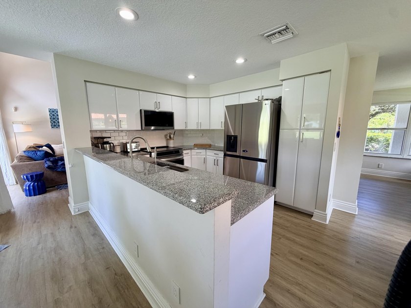 Updated 3-bedroom, 2.5-bath Cedar Cay residence on a premier - photo 9