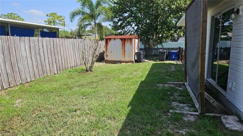 Priced to sell! Charming 3 br 2 ba with one car garage that's - photo 22