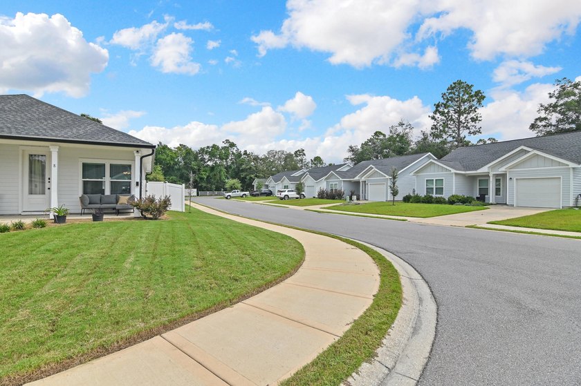 2022-built single-family home featuring 3 bedrooms, 2 baths with - photo 22