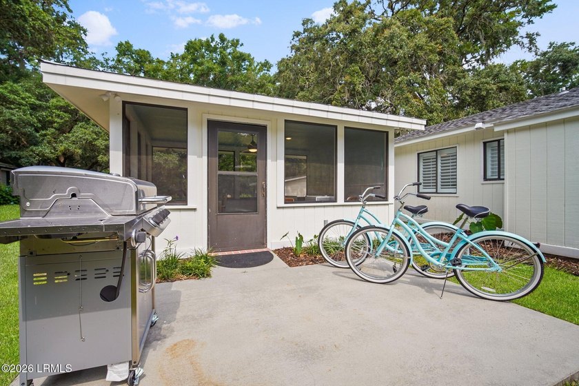 Located in Pigeon Point, this thoughtfully renovated 3-bedroom - photo 28