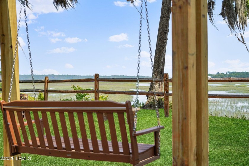 Located in Pigeon Point, this thoughtfully renovated 3-bedroom - photo 44