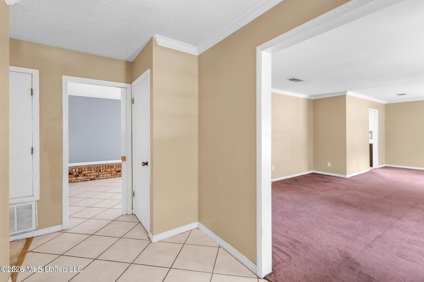 Don't miss out on this Great investment opportunity. Easy access - photo 5