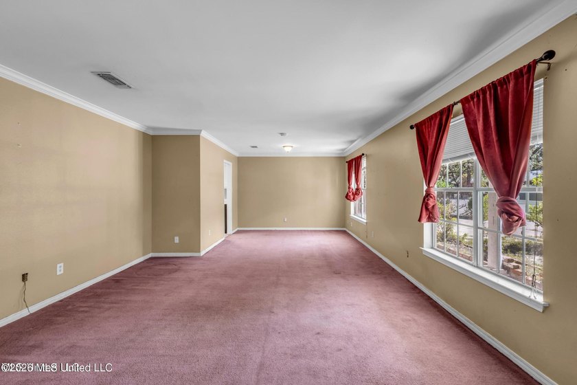 Don't miss out on this Great investment opportunity. Easy access - photo 6
