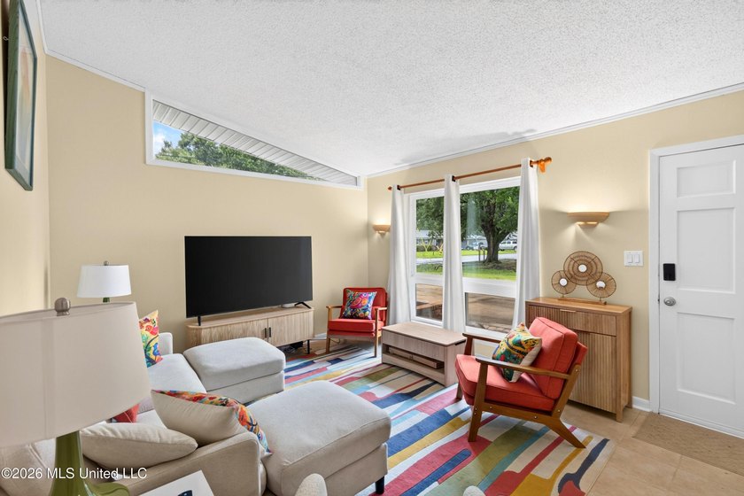 Welcome home to this charming property that's full of character - photo 4
