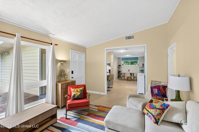 Welcome home to this charming property that's full of character - photo 7