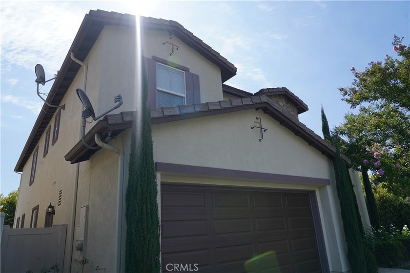 Welcome to 35940 Trevino Trail, where comfort, space, and - photo 3