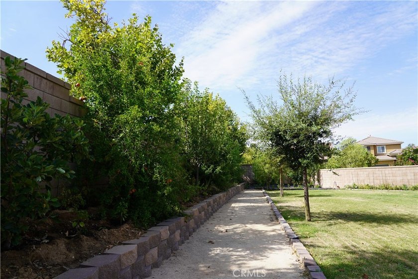 Welcome to 35940 Trevino Trail, where comfort, space, and - photo 4