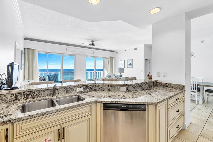 Empress 704 offers a distinctive design, breathtaking Gulf and - photo 12