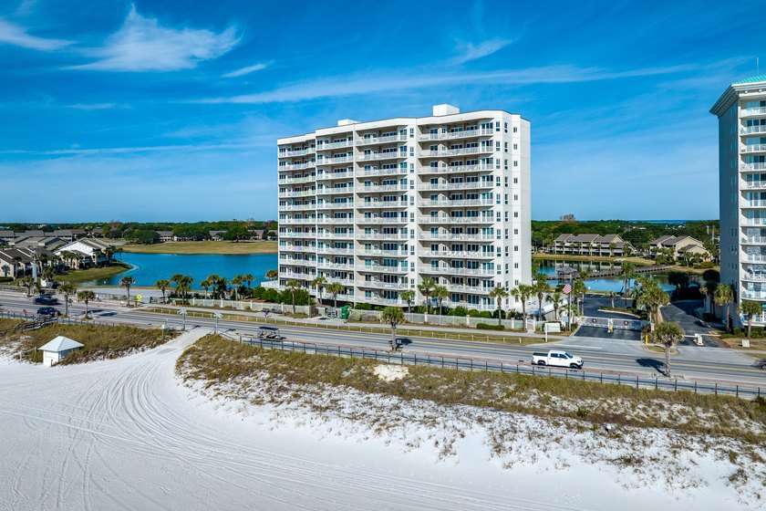 Empress 704 offers a distinctive design, breathtaking Gulf and - photo 46