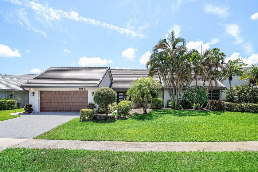 Perfectly positioned in the heart of Boca Woods Country Club - photo 6