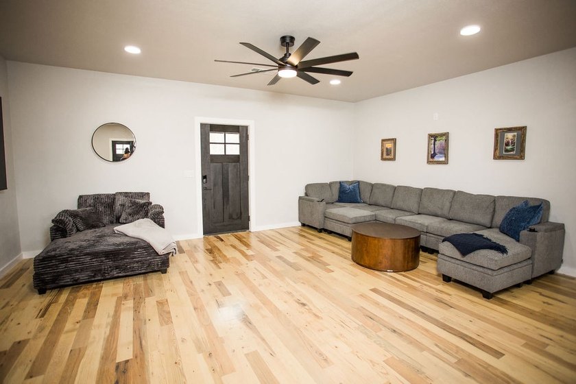 Outstanding opportunity to own a fully furnished 3BR/2BA home - photo 3
