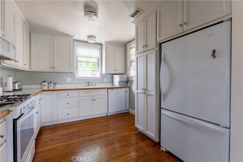 Welcome to 1121 Vista Way, a rare coastal opportunity in one of - photo 10
