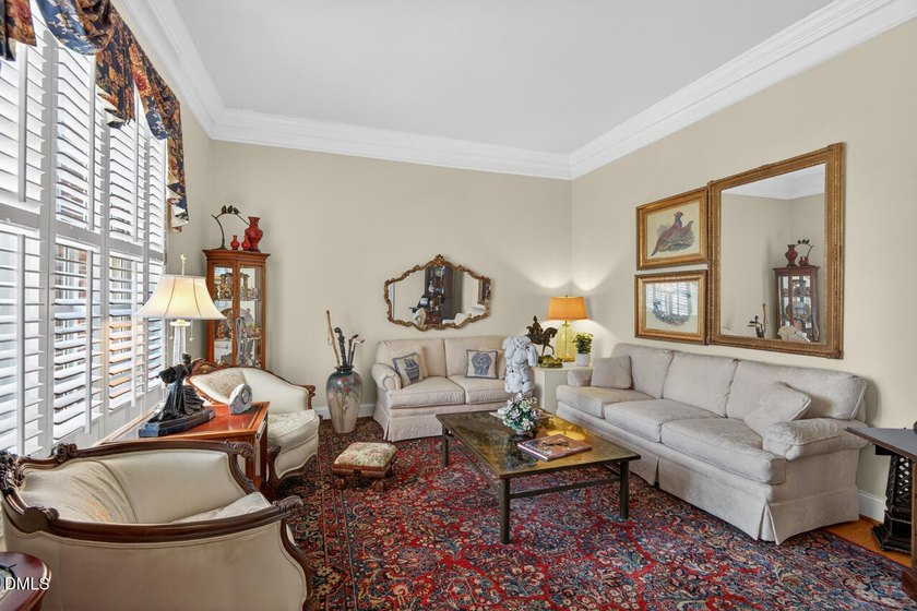 Welcome to this beautifully updated and meticulously maintained - photo 4