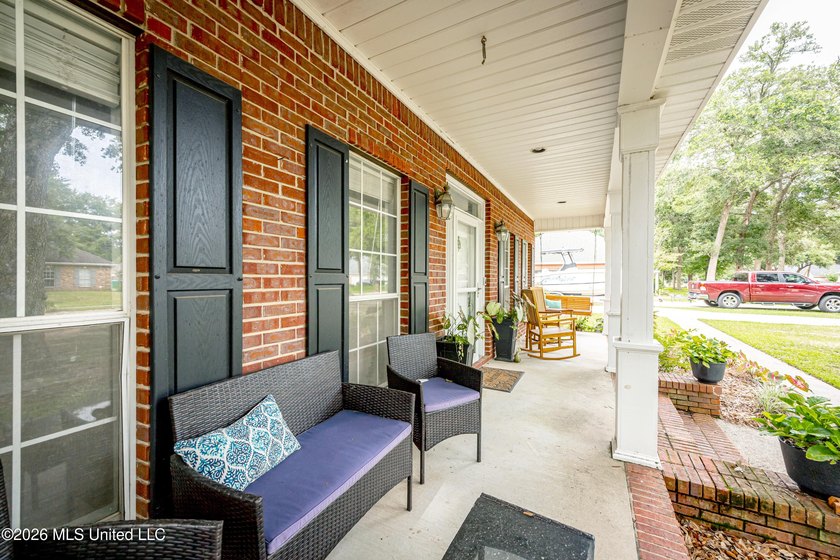 There's a reason Bienville Place remains one of Ocean Springs' - photo 8