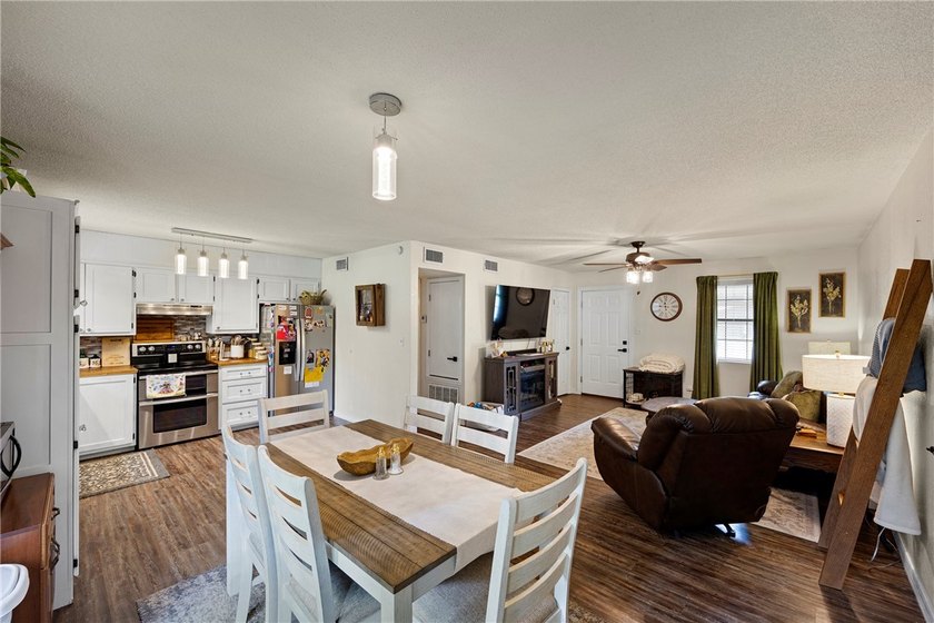Move right into this beautifully updated 3-bedroom, 1.5-bath - photo 14