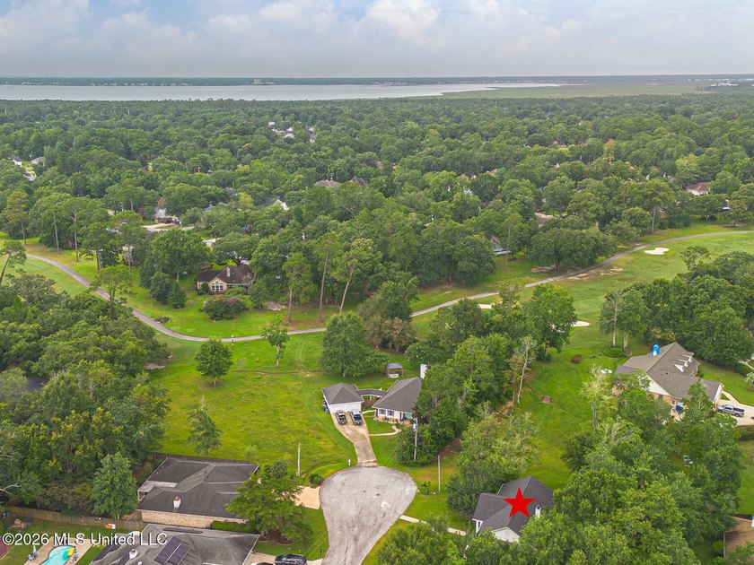 Beautiful Two-Story Home on a Quiet Cul-de-Sac in Diamondhead! - photo 4