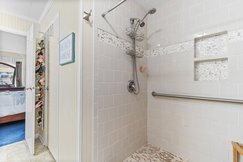 Welcome to life in the 55+ Waterway View Community in North - photo 16