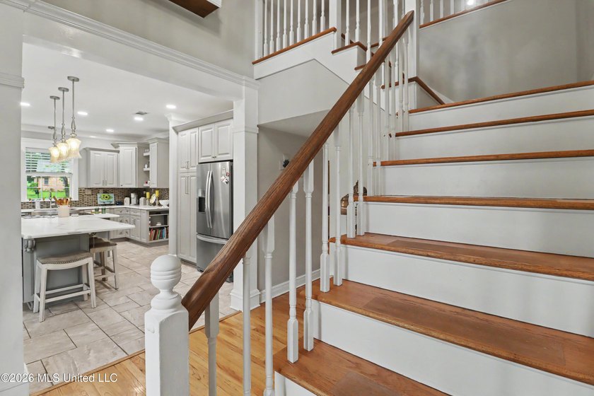 Beautiful Two-Story Home on a Quiet Cul-de-Sac in Diamondhead! - photo 7
