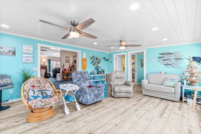 Welcome to life in the 55+ Waterway View Community in North - photo 28