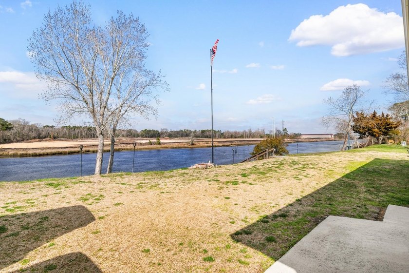 Welcome to life in the 55+ Waterway View Community in North - photo 30