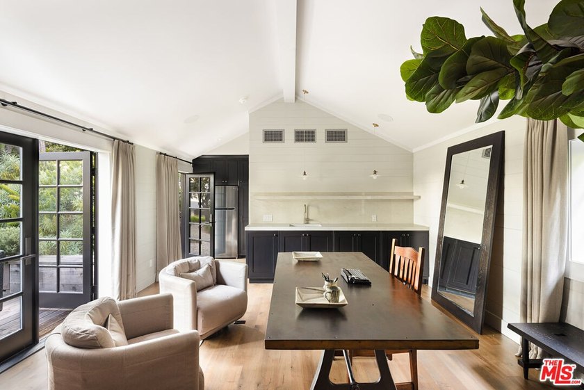Nestled along prestigious Picacho Lane, this newly renovated - photo 30