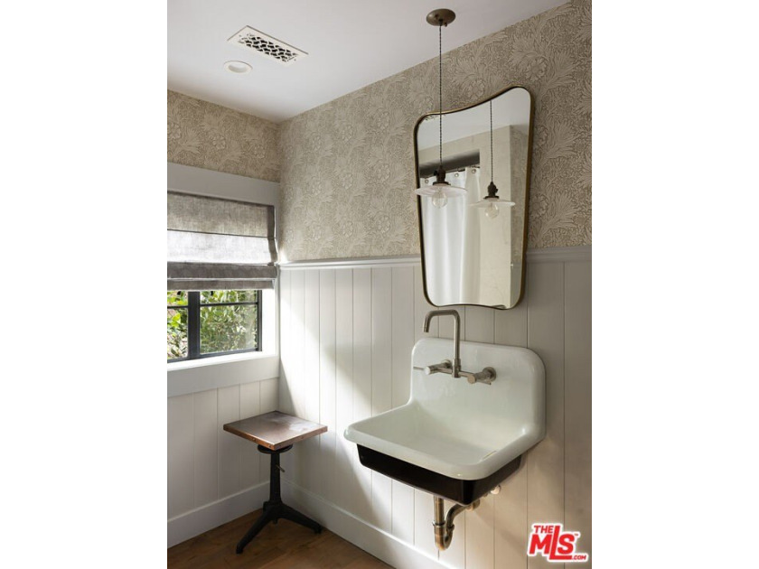 Nestled along prestigious Picacho Lane, this newly renovated - photo 31