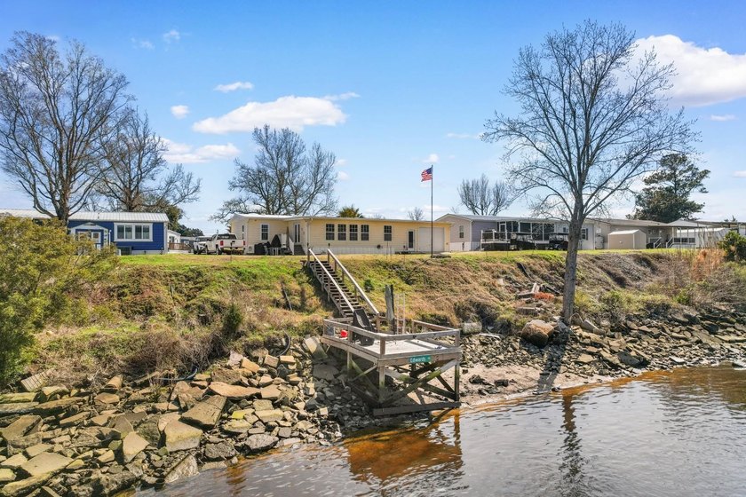 Welcome to life in the 55+ Waterway View Community in North - photo 38