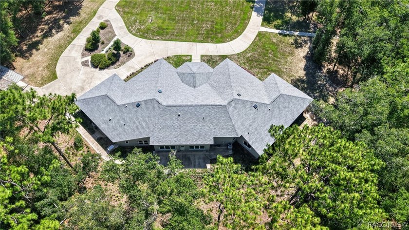 One-of-a-kind estate offering exceptional space, character and - photo 5