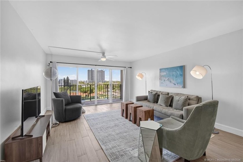 Enjoy breathtaking million-dollar Intracoastal and park views - photo 7