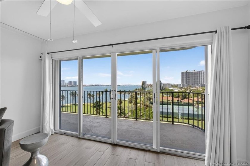 Enjoy breathtaking million-dollar Intracoastal and park views - photo 8