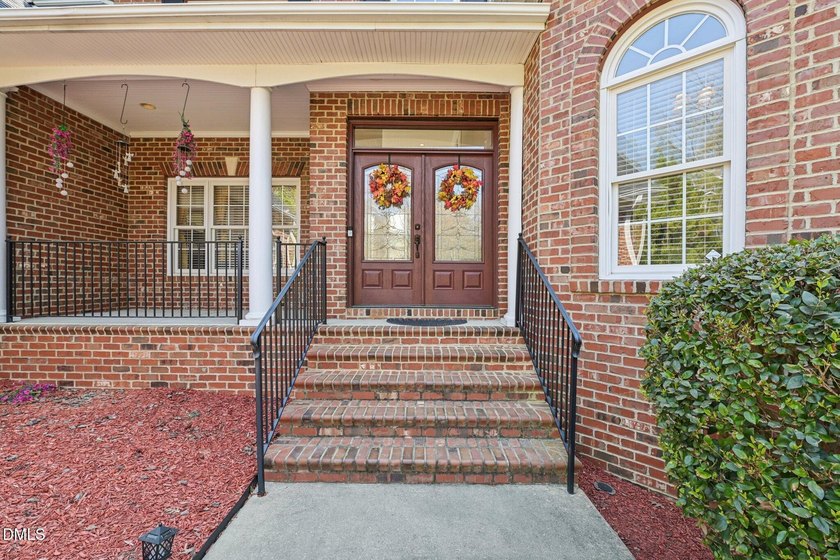 Welcome to this spacious 6-bedroom, 4.5-bath home in The - photo 2