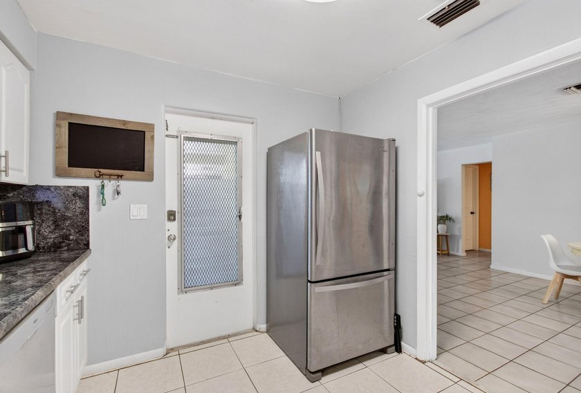 Nestled in the heart of College Park, this charming 2 bedroom, 2 - photo 14