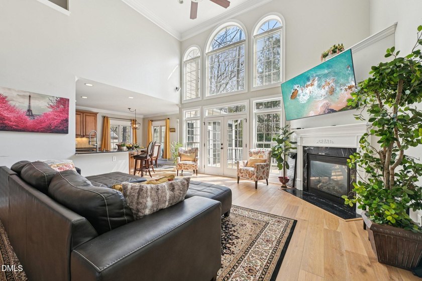 Welcome to this spacious 6-bedroom, 4.5-bath home in The - photo 6