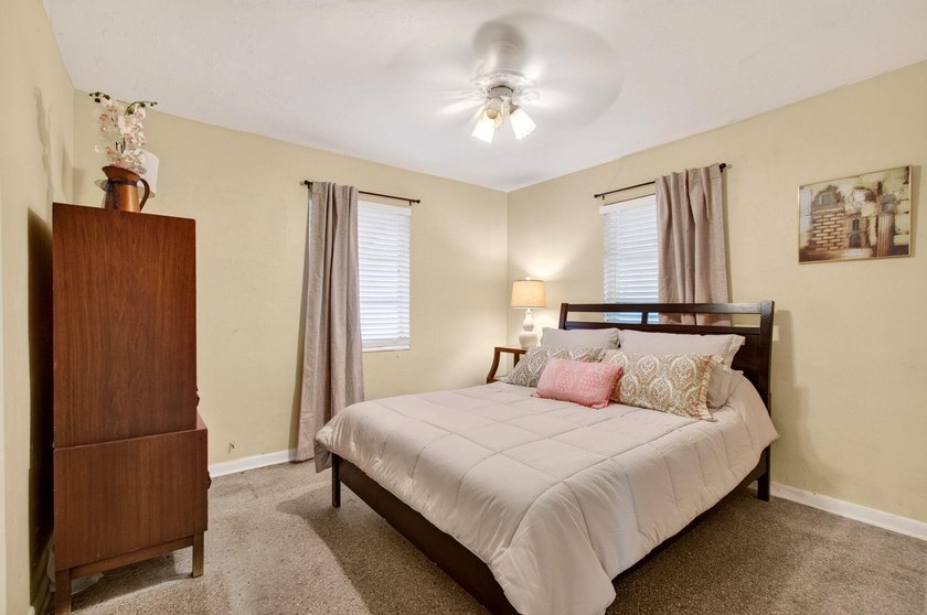 Nestled in the heart of College Park, this charming 2 bedroom, 2 - photo 23