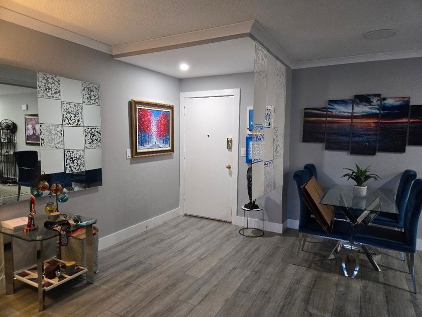 Very nice unit. Corner East and southern facing. Owner will - photo 3