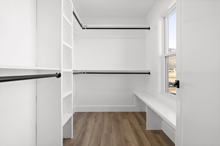 Crafted with an eye for refinement, this newly constructed home - photo 32