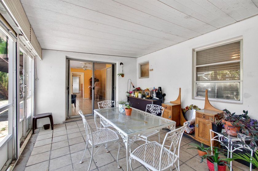 Nestled in the heart of College Park, this charming 2 bedroom, 2 - photo 32