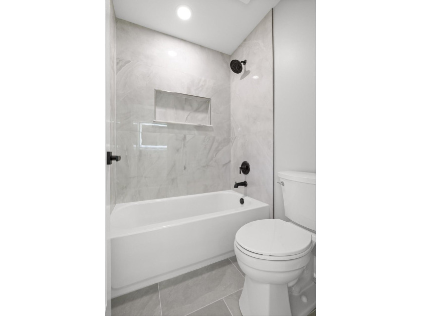 Crafted with an eye for refinement, this newly constructed home - photo 38