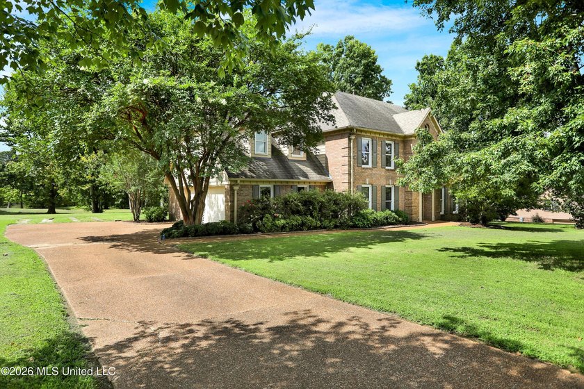 Welcome to Hunters Run-an exclusive, peaceful development of - photo 3
